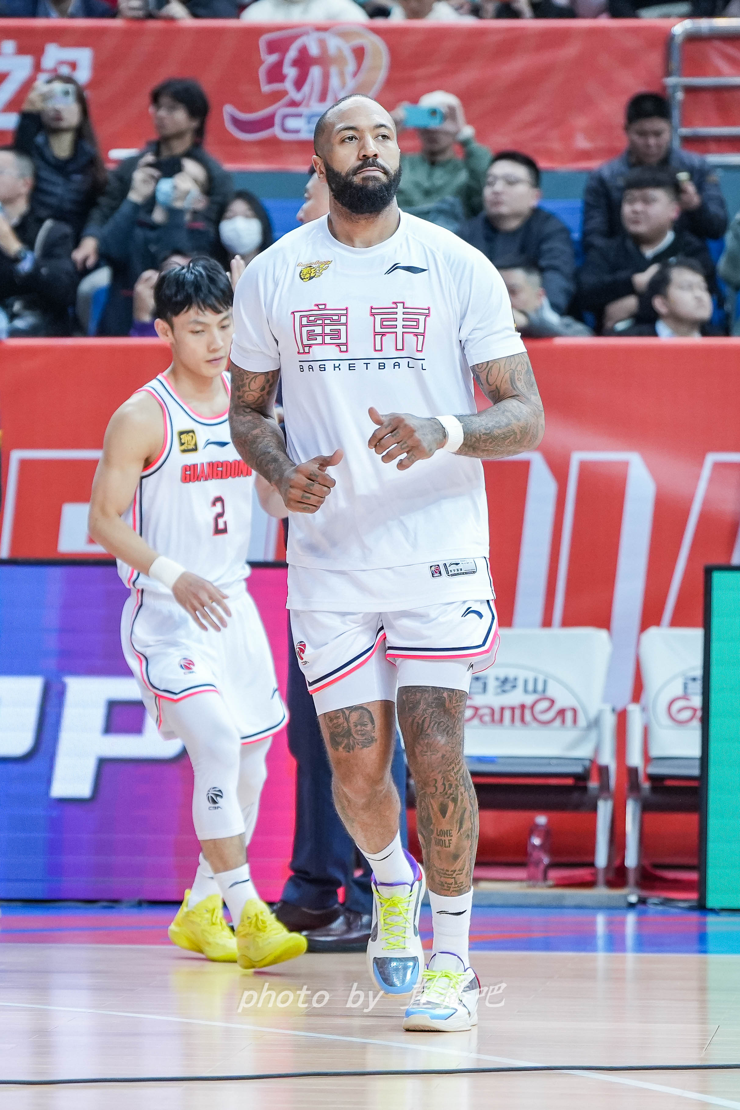 打得不錯(cuò)！36歲吉倫沃特原本的第三外援卻成廣東男籃的真大腿