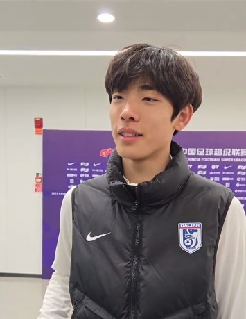  國青歸來上演中超首秀，朱鵬宇：感覺很好，場上大哥們很支持我