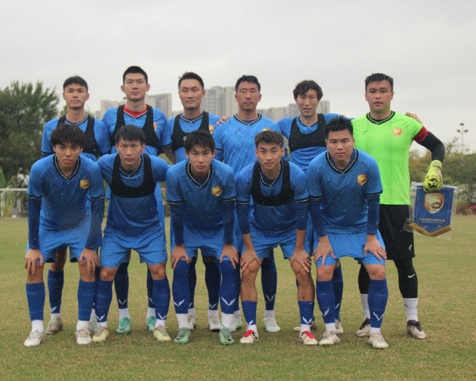  穆謝奎連入兩球?qū)⒈确帜孓D(zhuǎn)，大連鯤城2-1戰(zhàn)勝山西崇德榮海