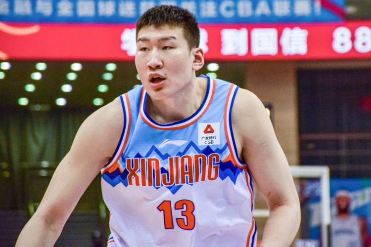  拼搶積極但手感不佳！李炎哲半場8中2&罰球6中4拿8分 搶4個前場板
