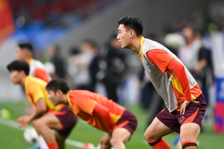  足球報(bào)：張玉寧、蔣圣龍均有不同程度傷病，伊萬未讓在熱身賽出場(chǎng)