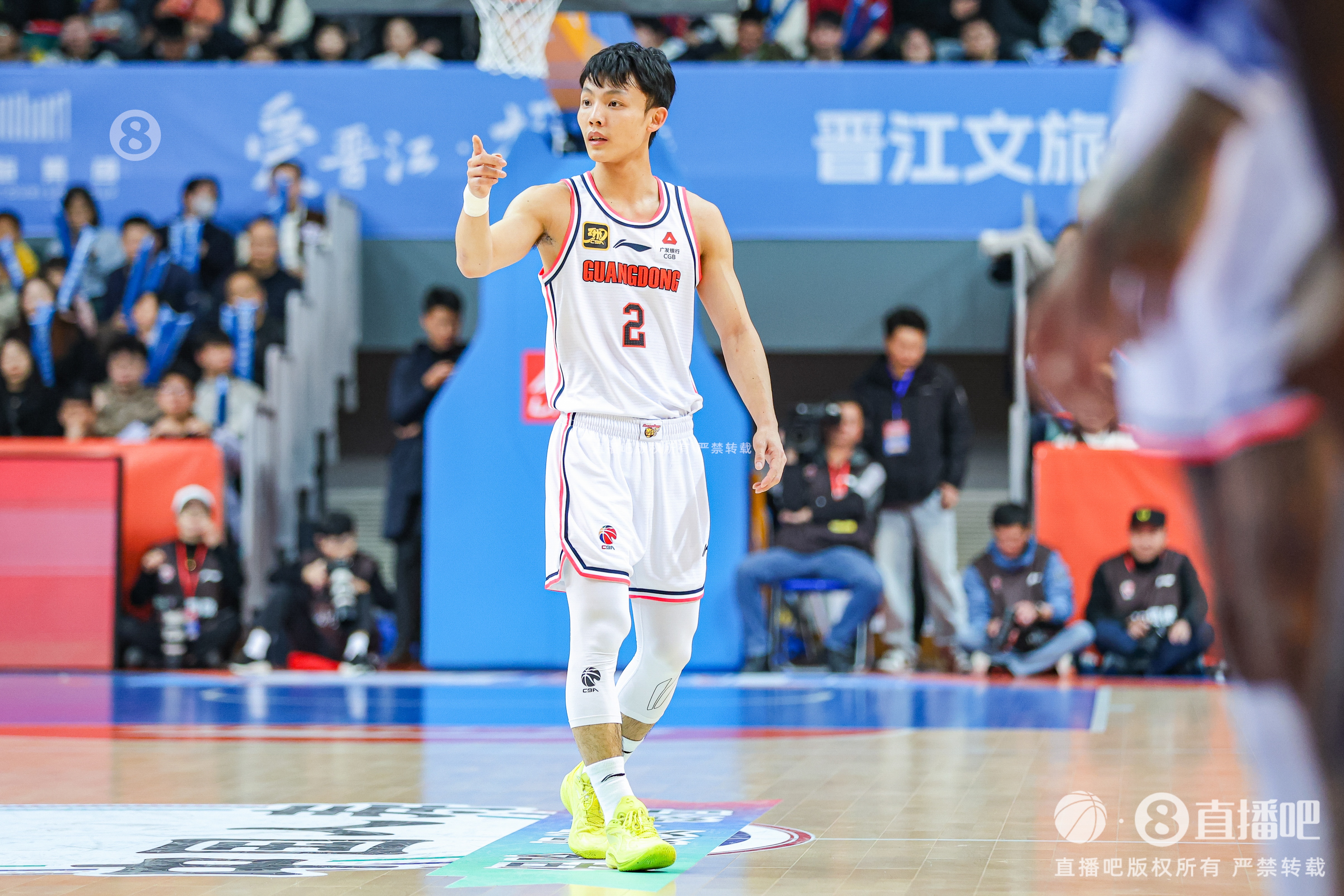  徐杰：身高不是打籃球的唯一標(biāo)準(zhǔn) 努力、勤奮、自律也是天賦