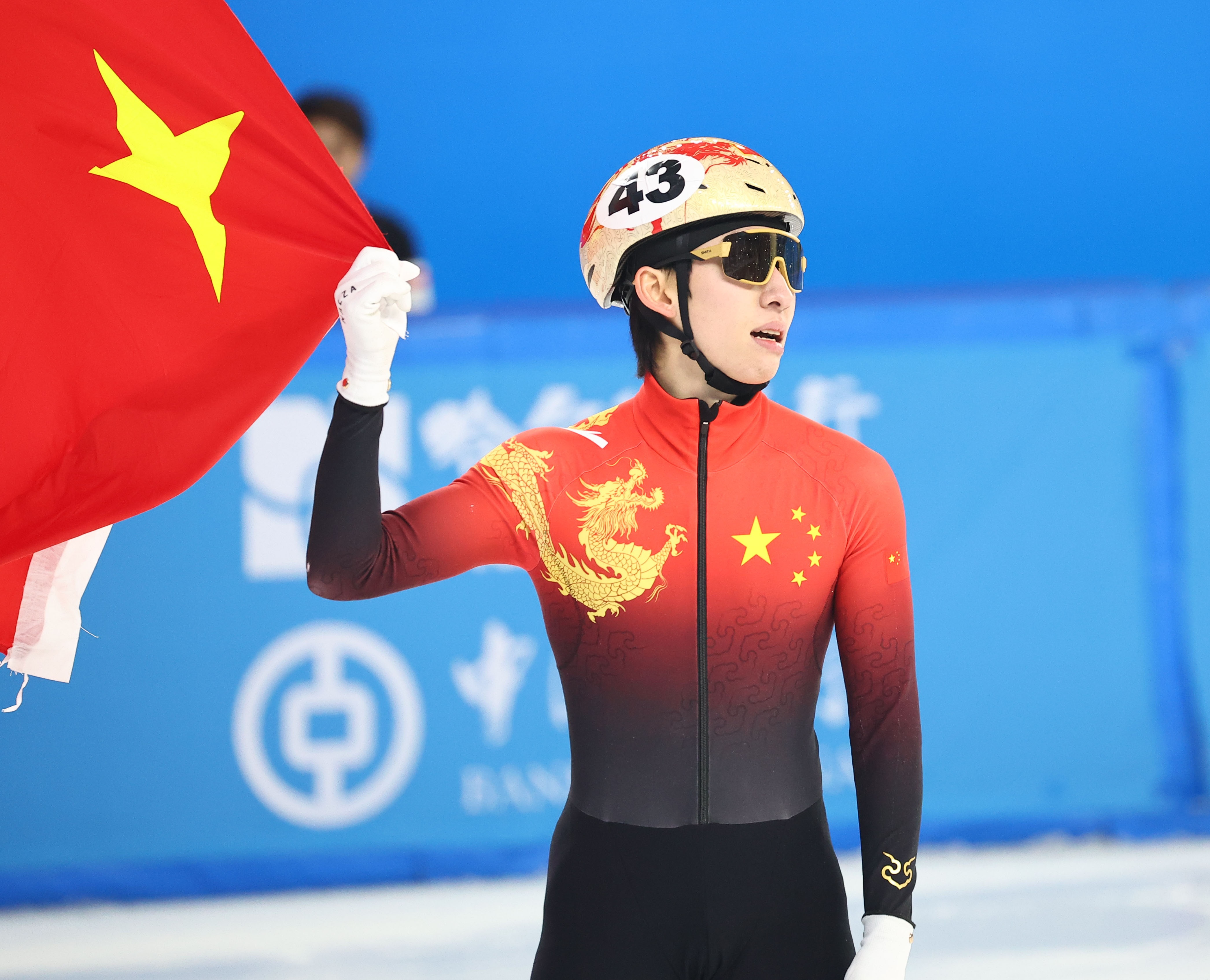  媒體人：中國冰雪歸化非常成功，但足球歸化花更多錢卻連水花都沒