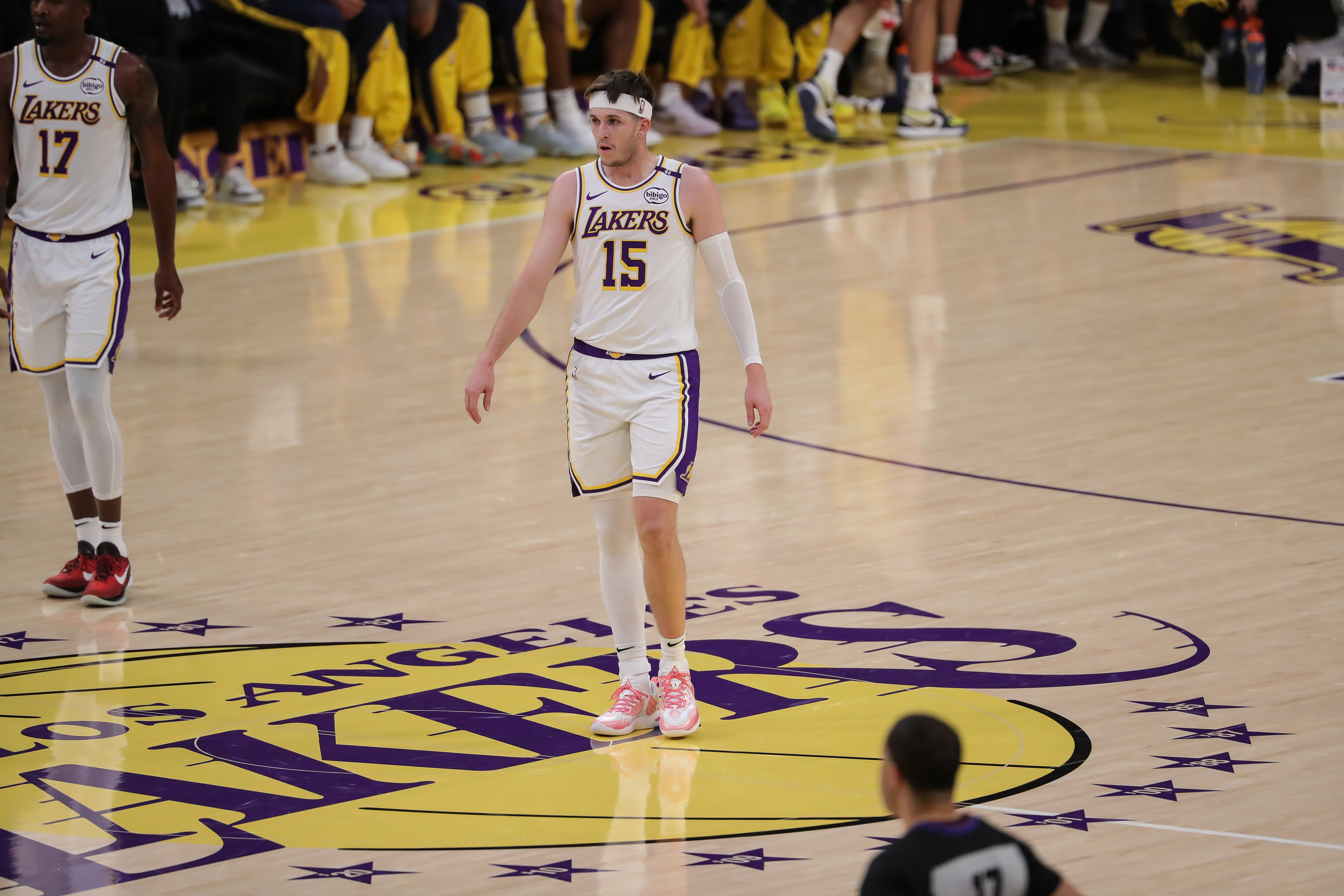  昨天驅(qū)逐憋著火呢！里夫斯21中9砍下32分7助 罰球13中12