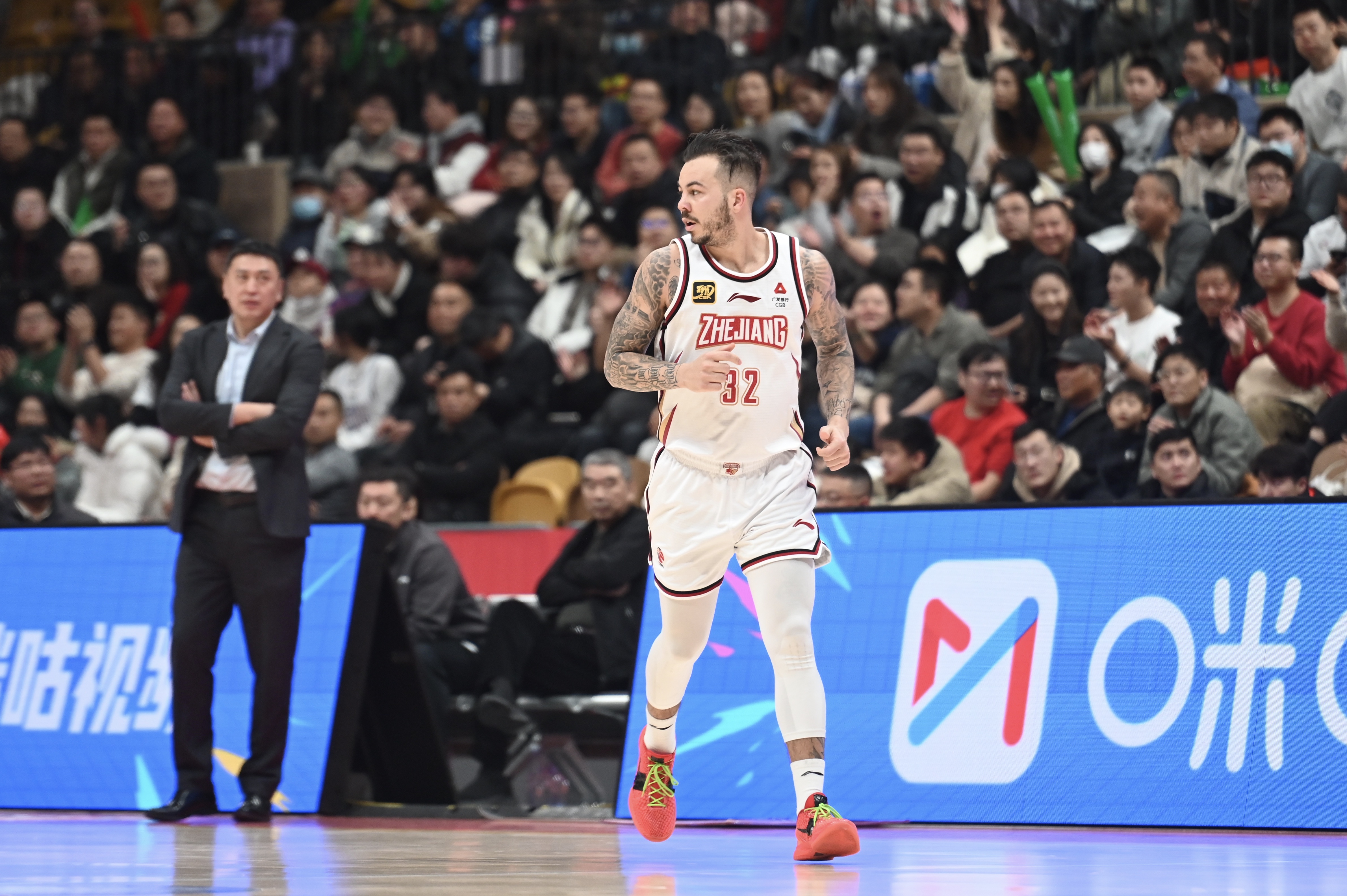  40+三雙難救主！約克39中18&三分22中10空砍48分10籃板11助攻